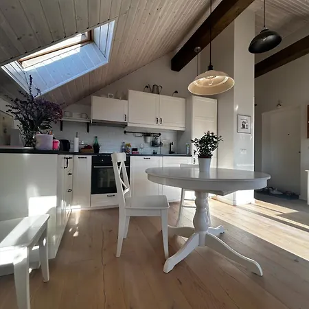 #stayhere - Light 2 Bdr Apartment