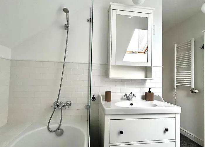 #stayhere - Light 2 Bdr *